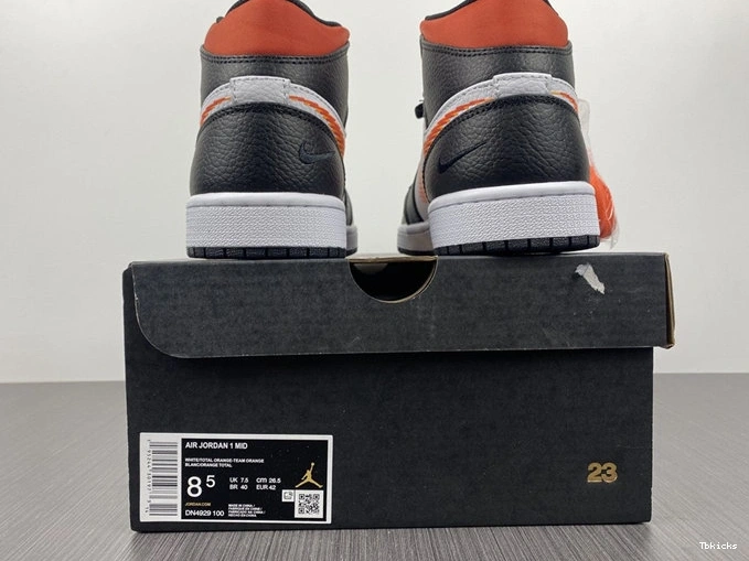 Rep TBK WellDesigned 3700 Zig Zag Jordan1 Mid DN4929- 1026